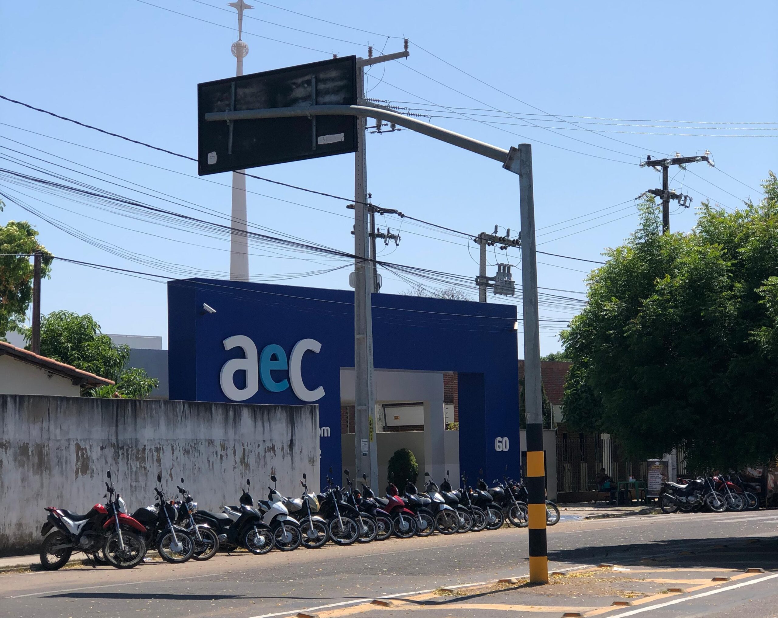 AeC abre 150 vagas para atendente em Mossoró