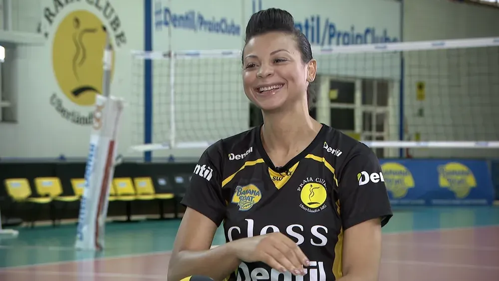 Quem foi Walewska Oliveira, campeã olímpica do vôlei que morreu aos 43