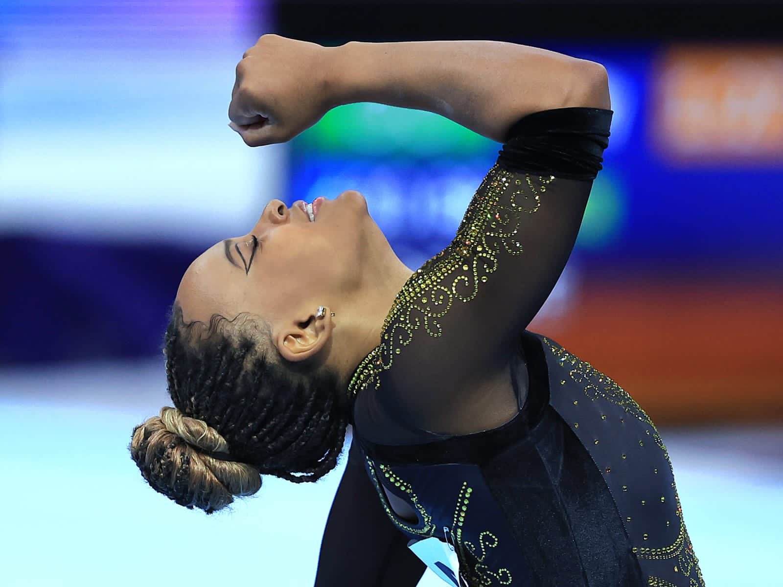 Rebeca Andrade é prata no individual geral do Mundial de ginástica; Simone  Biles conquista hexa