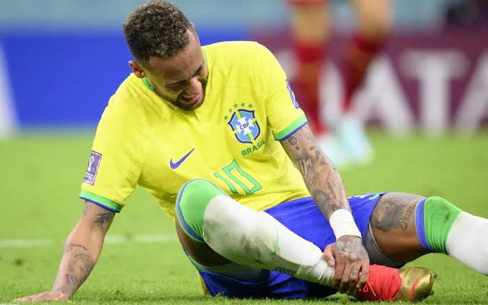 Neymar e Danilo não jogam mais a - Doentes por Futebol