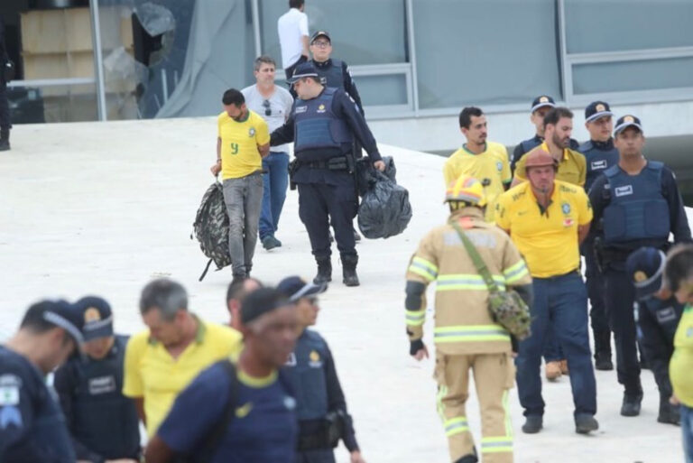 Sobe para 300 o número de terroristas presos em Brasília, diz Polícia Civil - No Cariri Tem