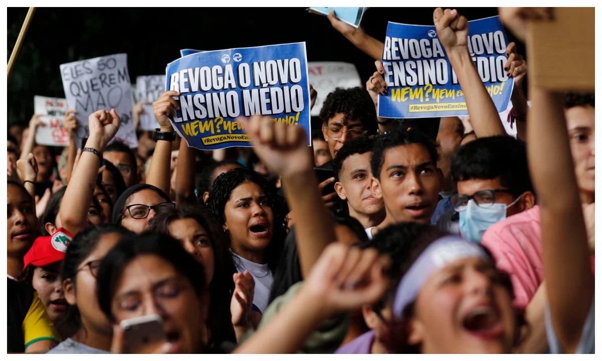 MEC deve suspender cronograma de implementa&ccedil;&atilde;o do novo ensino m&eacute;dio - No  Cariri Tem