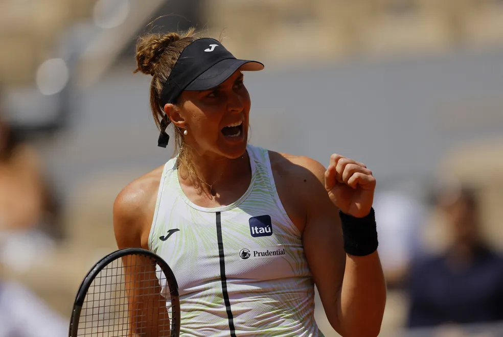 Bia Haddad vence tenista número 1 do mundo e avança no WTA 1000 de Toronto