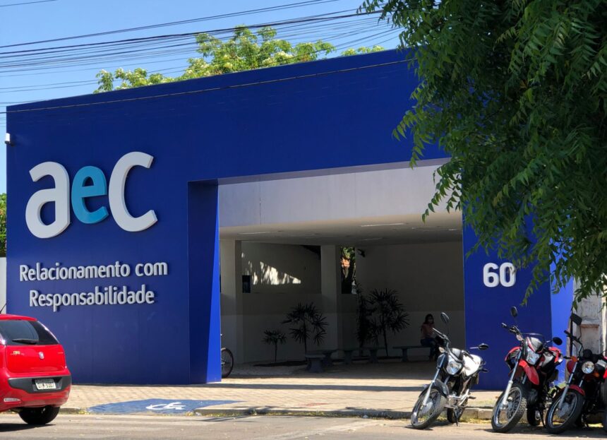 AeC adia novas centrais de call center, Empresas